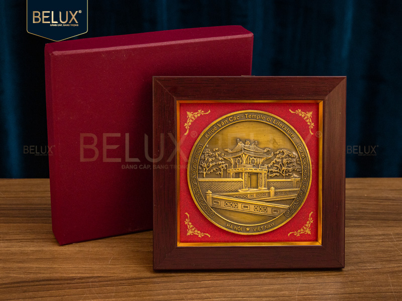 Tranh mặt đĩa Khuê Văn Các bằng đồng 14x14cm